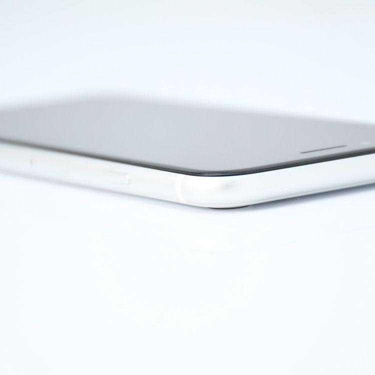 ��ư��ġ�����100 %�����ʡ�SIM�ե꡼ iPhone SE�裲���� 64GB �ۥ磻��