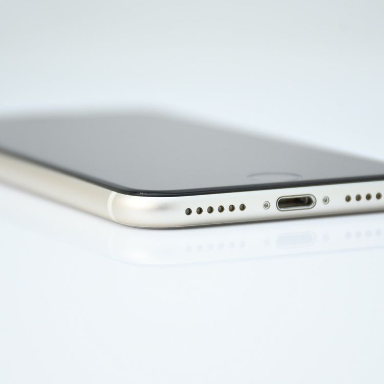 ʡưġ100 % SIMե꡼ iPhoneSE 裳 64GB 饤