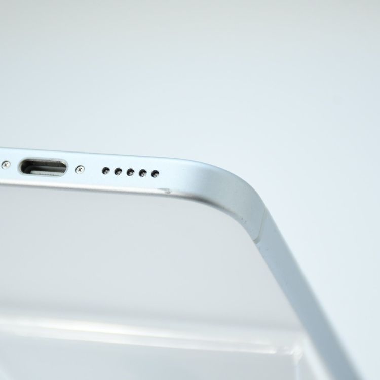 ڽХåƥ꡼100Ų9SIMե꡼ iPhone15 128GB ֥롼