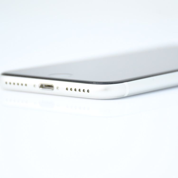 ��ư��ġ�����100 %�����ʡ�SIM�ե꡼ iPhone SE�裲���� 64GB �ۥ磻��