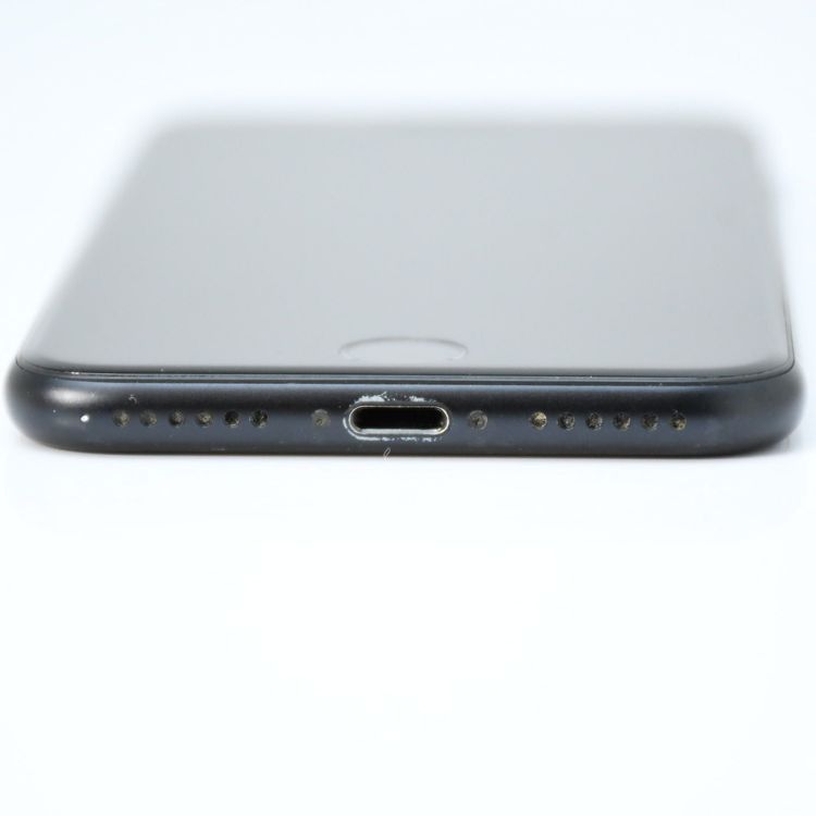 �ڱվ����ʡ�SIM�ե꡼ iPhone SE �裲���� 64GB �֥�å�