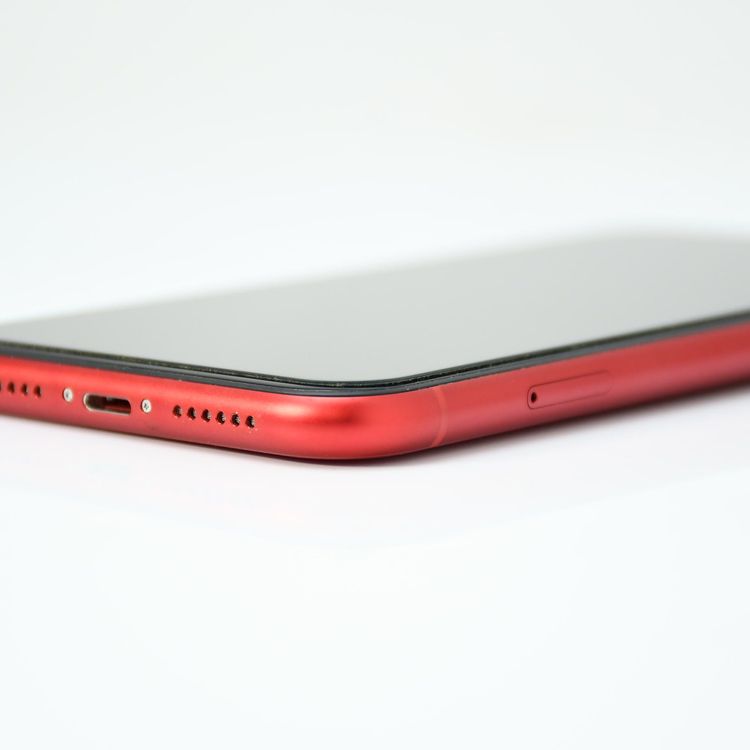 docomo SIM�ե꡼ iPhone11 64GB ��å�