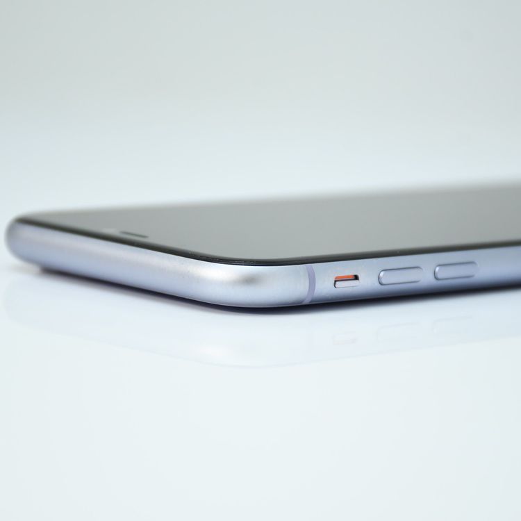 �ڽ����Хåƥ꡼��������87���docomo SIM�ե꡼ iPhone11 64GB �ѡ��ץ�