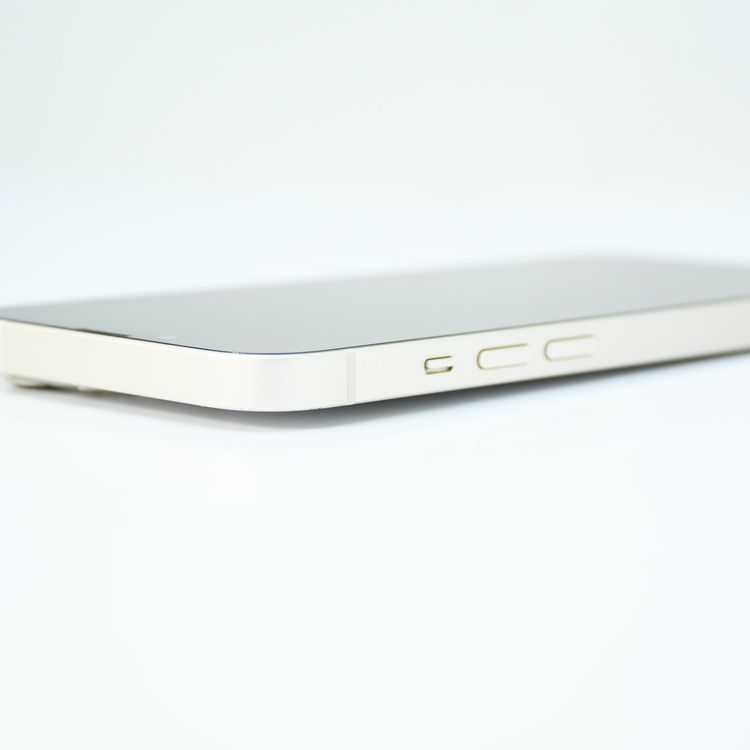 �ڽ����Хåƥ꡼80���SIM�ե꡼ iPhone13 256GB �������饤��