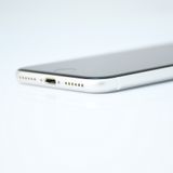 SIM�ե꡼ iPhone SE �裲���� 64GB �ۥ磻��