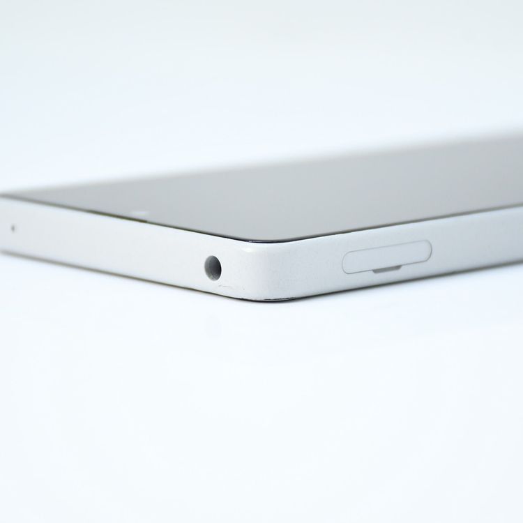 �����ʡ������ɹ���au SIM�ե꡼ Xperia Ace III SOG08 ���졼