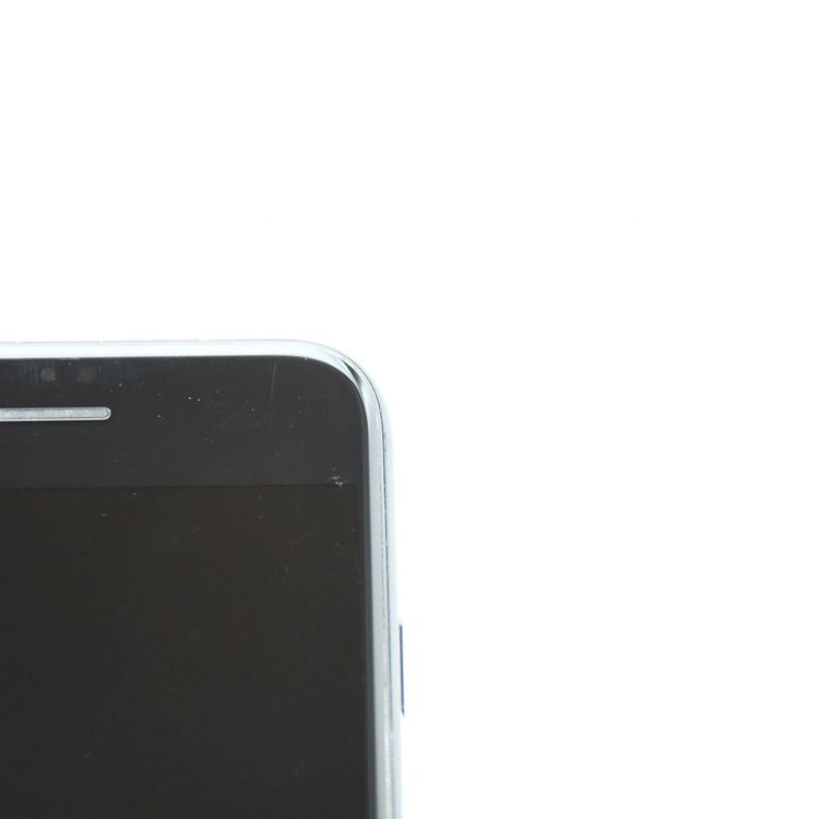 �ڽ����Хåƥ꡼81���SIM�ե꡼ iPhone SE �裲���� 64GB �֥�å�