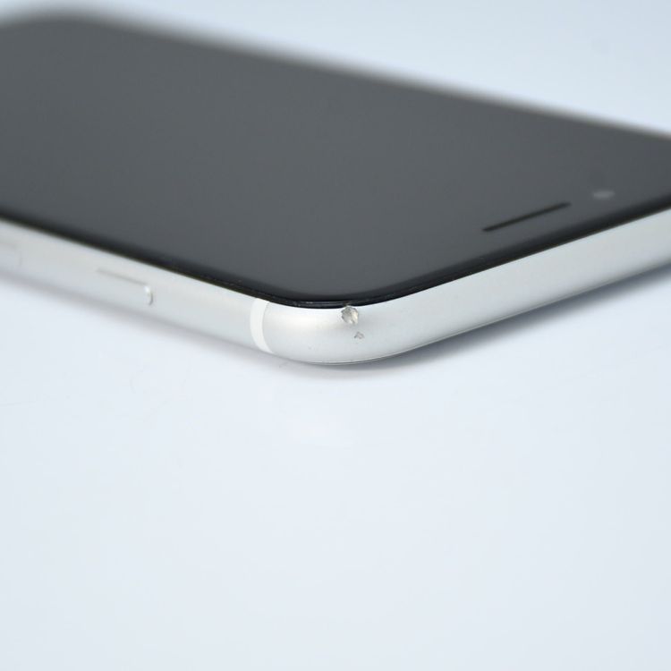 �ڱվ����ʡ�docomo iPhone SE �裲���� 64GB �ۥ磻��