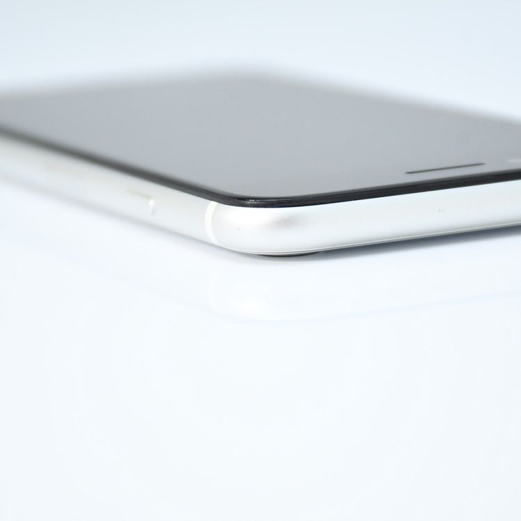 ưġ100 %վʡSIMե꡼ iPhone SE 裲 128GB ۥ磻