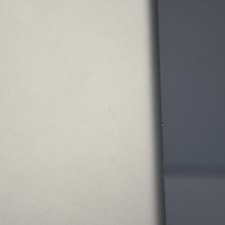�ڱվ����ʡ�iPad ��9���� Wi-Fi 64GB ����С�