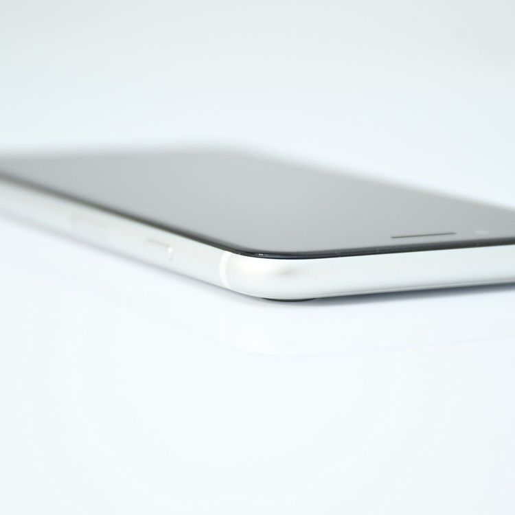 �ڽ����Хåƥ꡼100���SIM�ե꡼ iPhone SE �裲���� 64GB �ۥ磻��