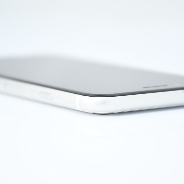 �ڱվ����ʡ�docomo iPhone SE �裲���� 64GB �ۥ磻��