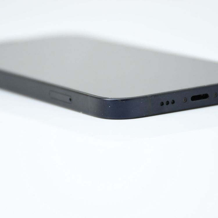 �ڽ����Хåƥ꡼�������� 82���SIM�ե꡼ iPhone12 64GB �֥�å�