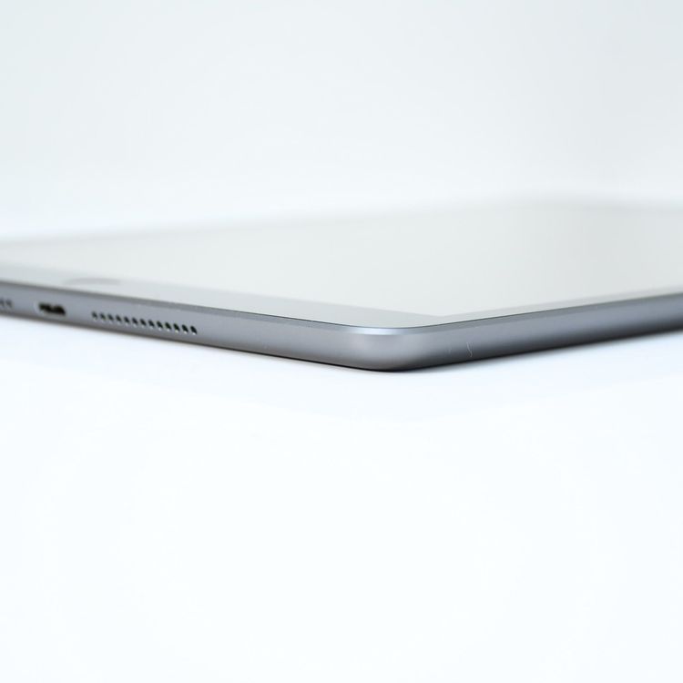 �ڥХåƥ꡼��������86������ʡ�iPad ��9���� 256GB Wi-Fi��ǥ�