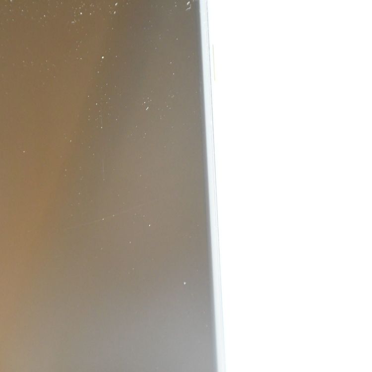 SIM�ե꡼ iPhone SE �裲���� 64GB �֥�å�