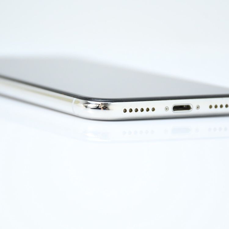 �ڱվ����ʡ������Хåƥ꡼83���docomo SIM�ե꡼ iPhone X 256GB