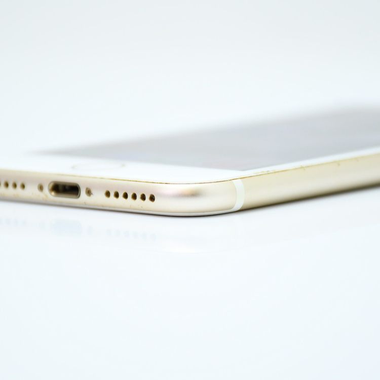 ڥХåƥ꡼ 80SIMե꡼ iPhone7 256GB 