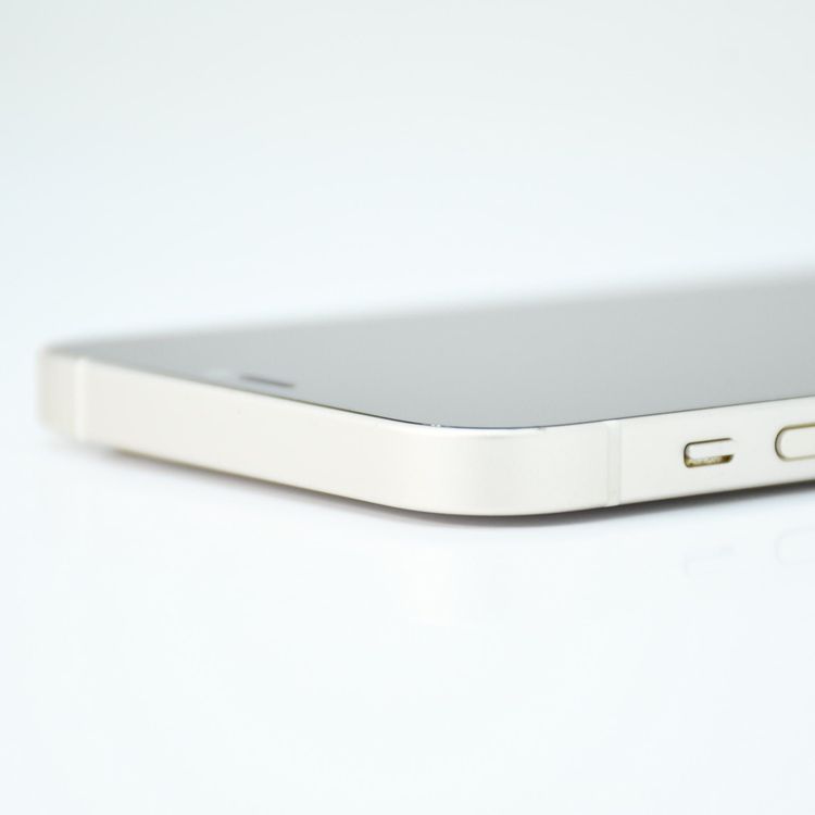 docomo SIM�ե꡼ iPhone12 256GB �ۥ磻��