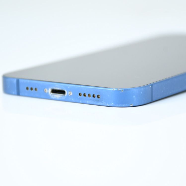 ��ư��ġ�����100 %���վ����ʡ�docomo SIM�ե꡼ iPhone13 128GB �֥롼