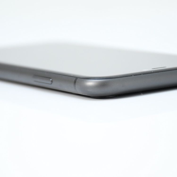 �����ʡ������Хåƥ꡼��������85���docomo SIM�ե꡼ iPhone11 64GB