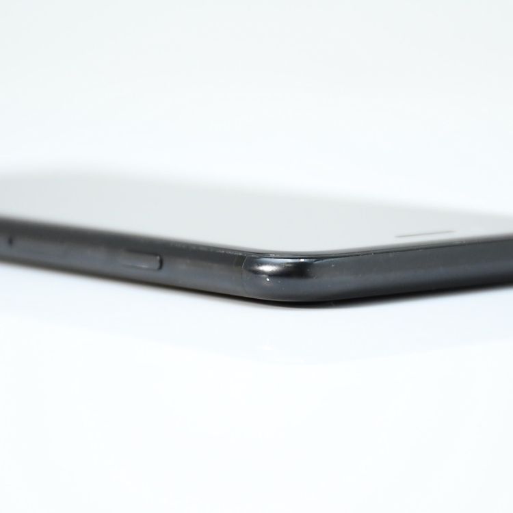 docomo SIM�ե꡼ iPhone SE �裲���� 64GB �֥�å�