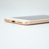 �����ʡ���°�ʴ�����SIM�ե꡼ iPhone8 64GB �������