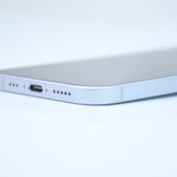 ڽХåƥ꡼100Ų8SIMե꡼ iPhone15 128GB ֥롼