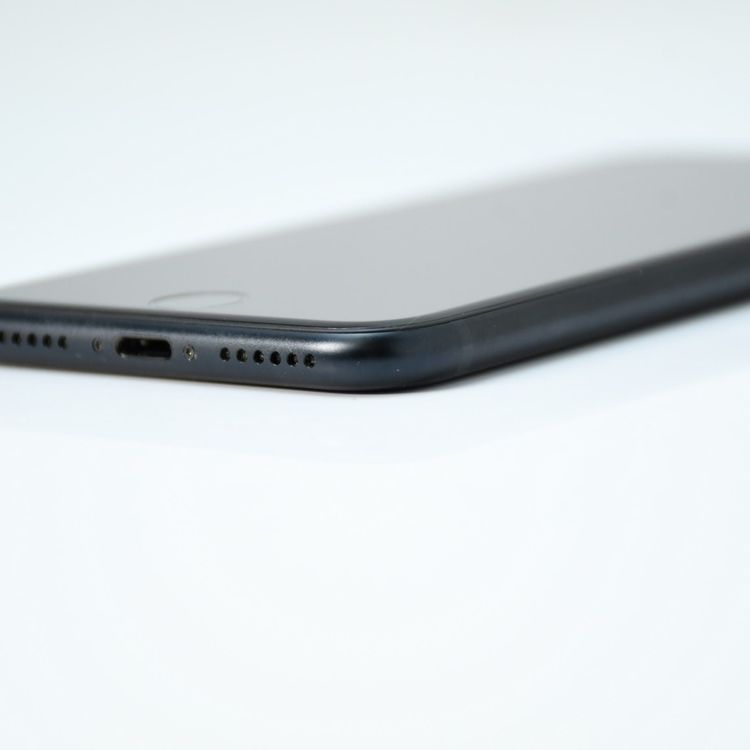 ڽХåƥ꡼92%docomo SIMե꡼ iPhoneSE 裳 64GBߥåɥʥ