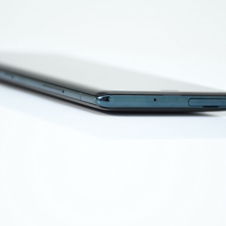 �������ɹ���SIM�ե꡼ au Xperia XZ3 SOV39 �ե��쥹�ȥ��꡼��