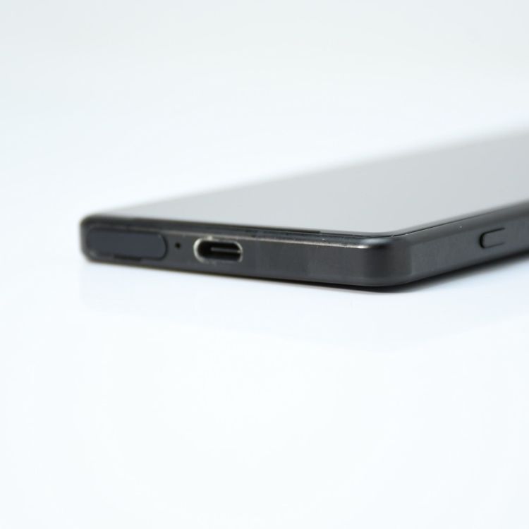 �ڱվ����ʡ������ɹ���SIM�ե꡼ Softbank A204SO Xperia 5 IV �֥�å�
