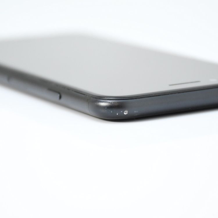 SIM�ե꡼ iPhone SE �裲���� 64GB �֥�å�