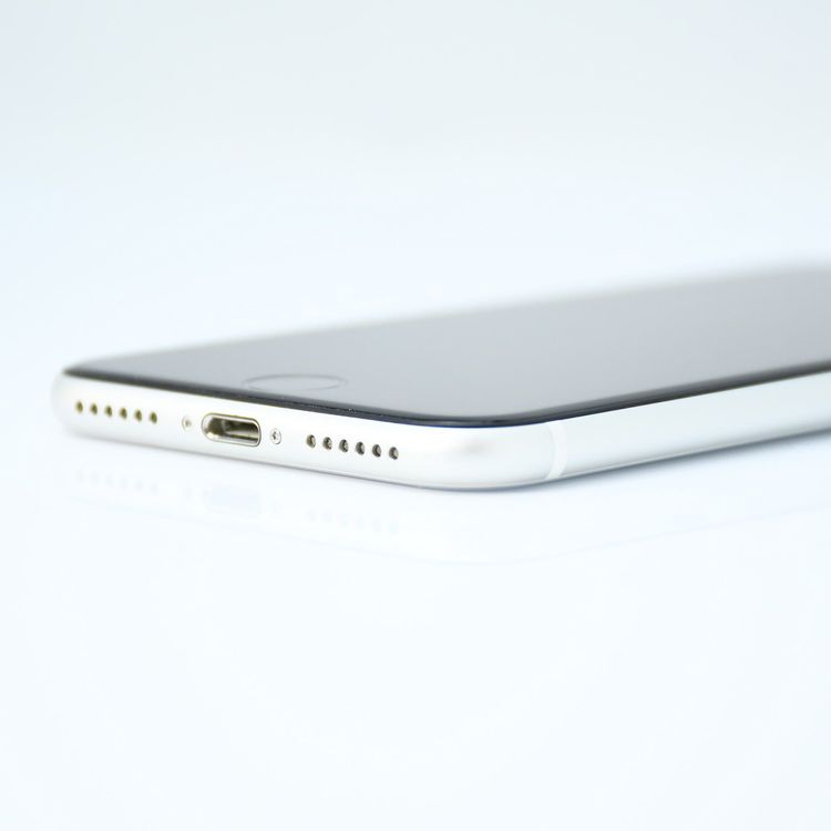 ��ư��ġ�����100 %�����ʡ�SIM�ե꡼ iPhone SE�裲���� 64GB �ۥ磻��