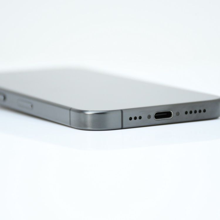 �����ʡ������Хåƥ꡼86%��docomo SIM�ե꡼iPhone15 Pro 256GB