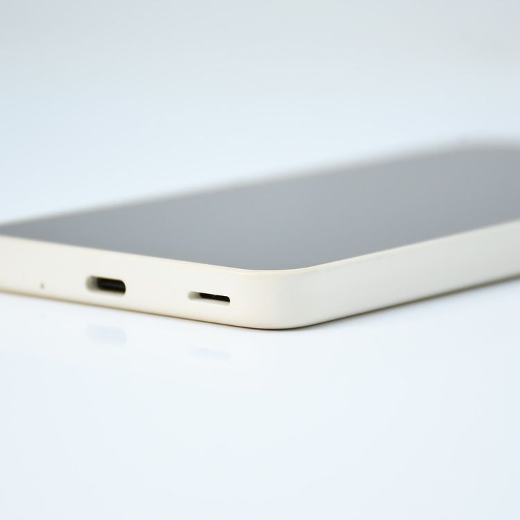 �ڱվ����ʡ������ɹ���SIM�ե꡼ docomo AQUOS wish3 SH-53D �ۥ磻��