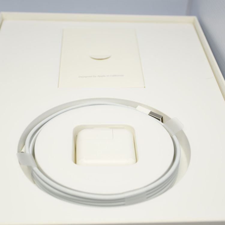 �������ꡦ�������ѿ���iPad Pro 12.9����� ��1���� 32GB �������