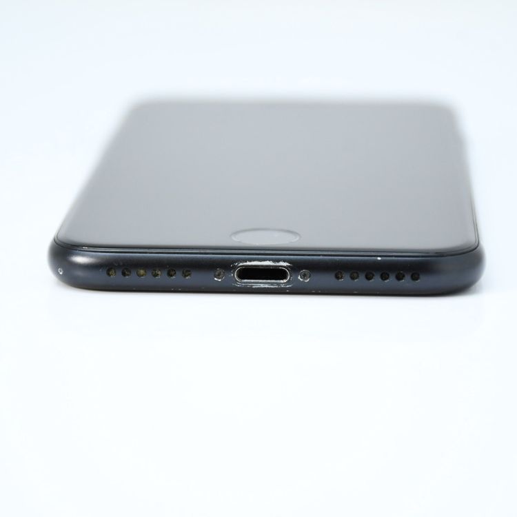 SIM�ե꡼ iPhone SE �裲���� 64GB �֥�å�