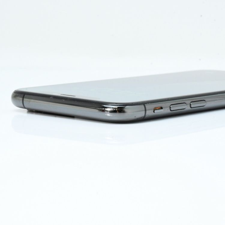 �ڱվ����ʡ�ư��ġ�����100 %��SIM�ե꡼ iPhone XS 64GB ���ڡ������쥤