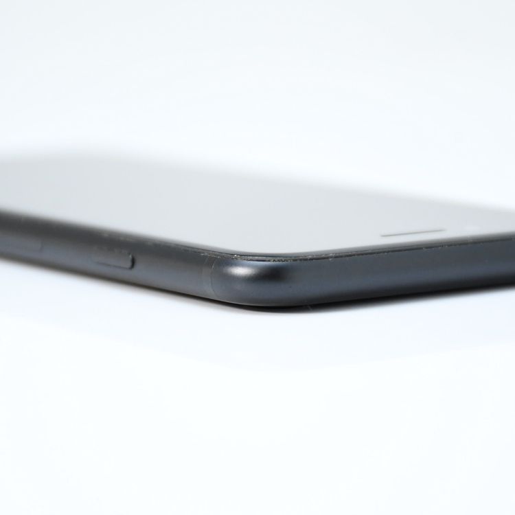 �����ʡ�SIM�ե꡼ iPhone SE �裲���� 128GB �֥�å�