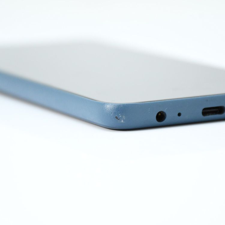 �ڱվ����ʡ�SIM�ե꡼ au arrows We2 FCG02 �ͥ��ӡ����꡼��