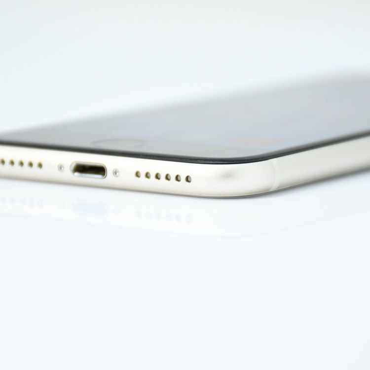 �ڽ����Хåƥ꡼83���SIM�ե꡼ iPhoneSE �裳���� 64GB �������饤��