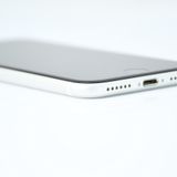 �����ʡ�au SIM�ե꡼ iPhone SE �裲���� 128GB �ۥ磻��