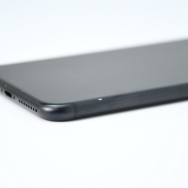 �ڥХåƥ꡼��������82%��SIM�ե꡼ iPhone7 Plus 32GB �֥�å�