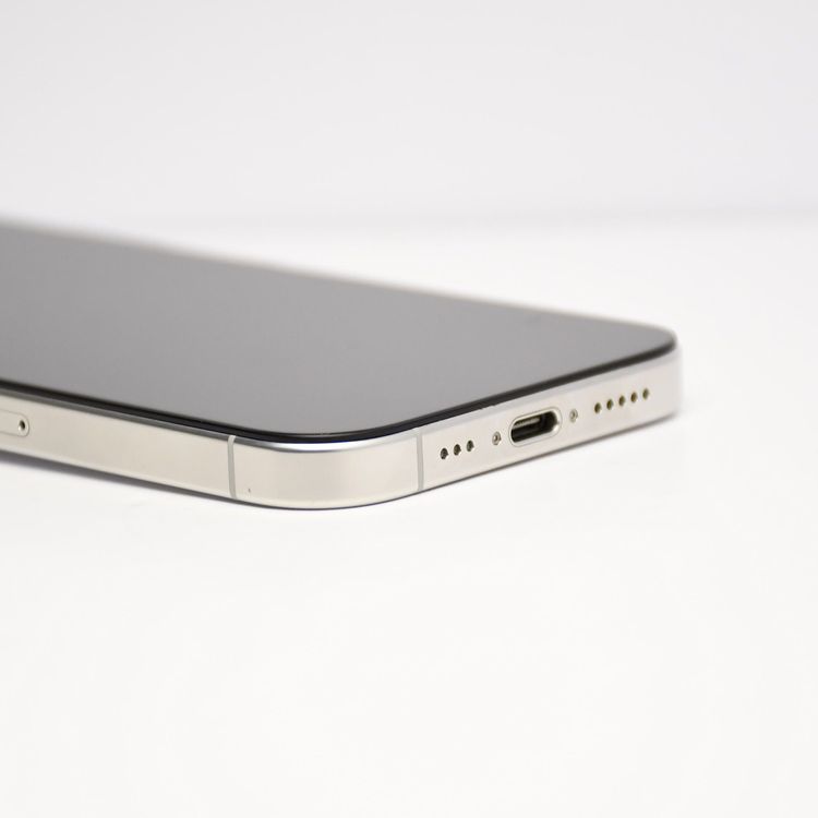 ��ư��ġ�SIM�ե꡼ iPhone 16 Pro 256GB �ۥ磻�ȥ����˥���