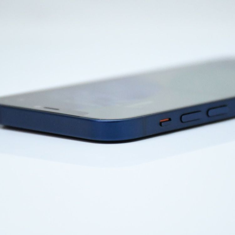 ʡХåƥ꡼90%SIMե꡼ iPhone12 64GB ֥롼