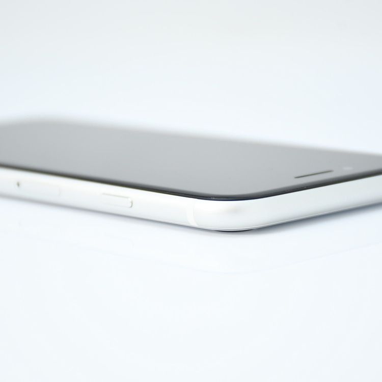 �����ʡ������Хåƥ꡼81���docomo SIM�ե꡼ iPhone SE �裲���� 64GB