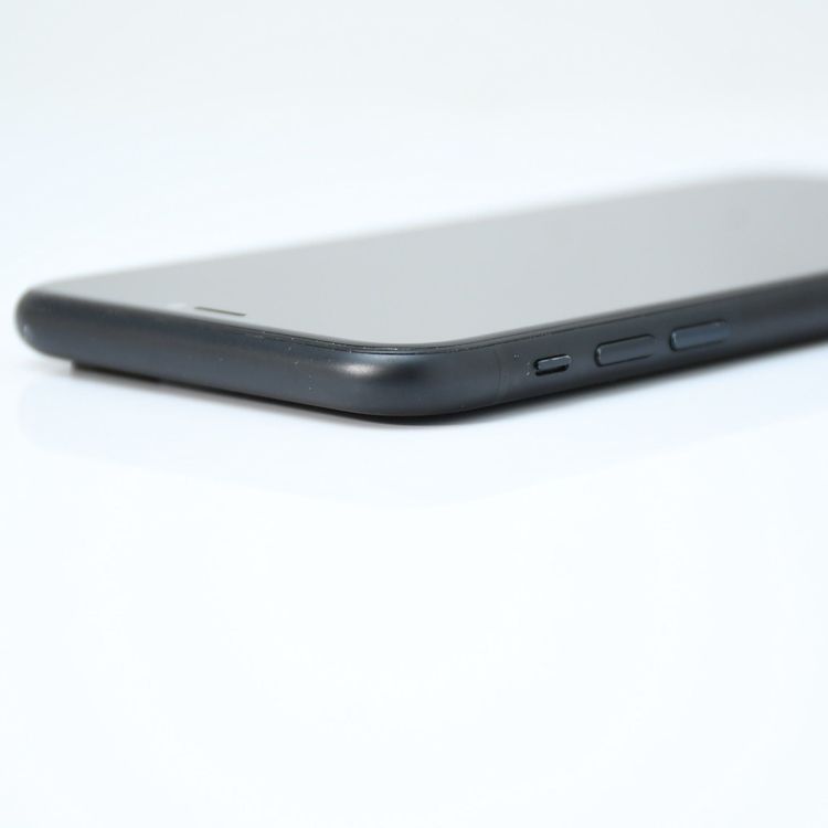 �ڱվ����ʡ������Хåƥ꡼80���au SIM�ե꡼ iPhone XR 64GB �֥�å�