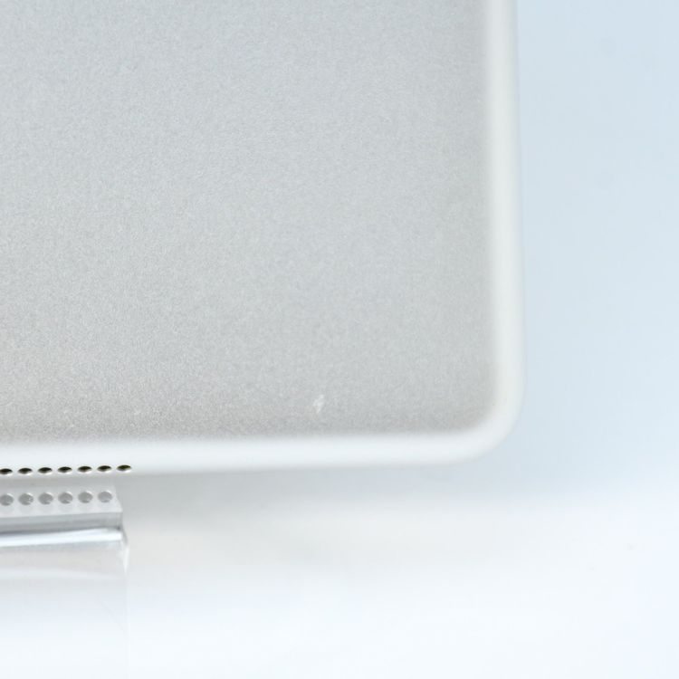 �ڥХåƥ꡼��������84���docomo SIM�ե꡼iPad ��8���� 32GB ����С�