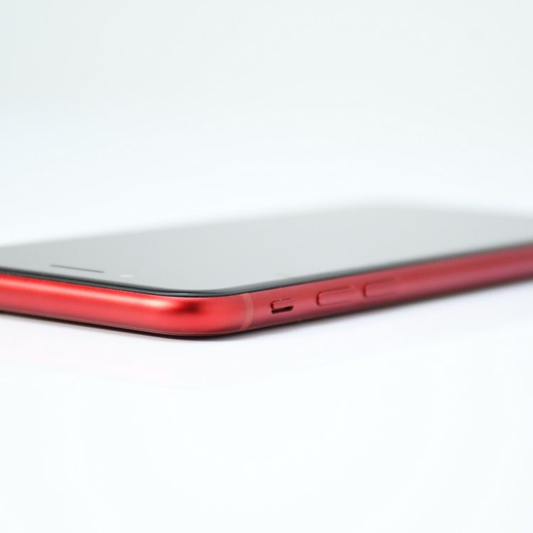 �ڱվ����ʡ������Хåƥ꡼98%��au SIM�ե꡼ iPhone SE��3���� 64GB ��å�