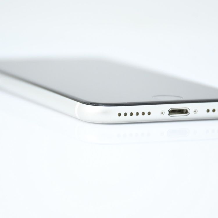 �����ʡ�SIM�ե꡼ iPhone SE �裲���� 128GB �ۥ磻��