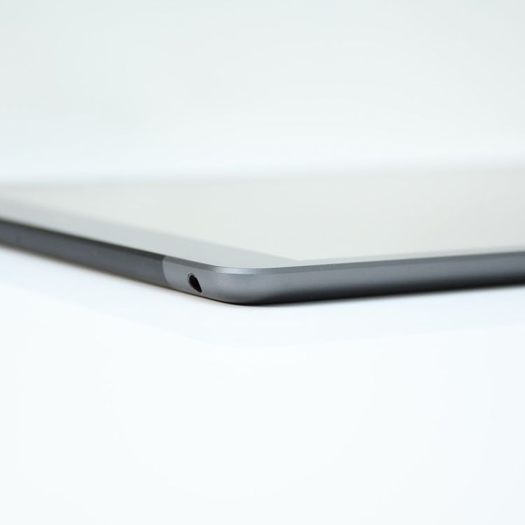 ʡ83SIMե꡼ iPad 8 Wi-Fi+Cellular 32GB